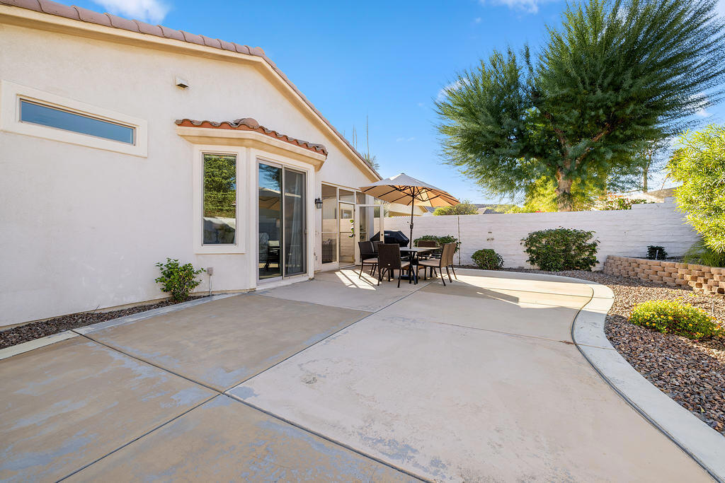 Residential Lease for rent at 40201 Calle Santa Claudia, Indio CA featuring 2 beds and 2 baths