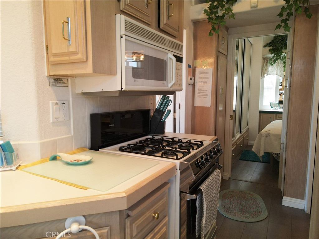 Manufactured In Park for sale at 70200 Dillon Road 148, Desert Hot Springs CA featuring 1 bed and 2 baths