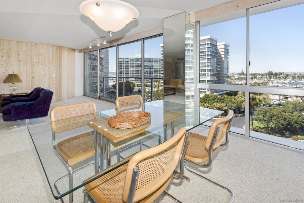 Residential Lease for rent at 1780 Avenida Del Mundo 602, Coronado CA featuring 2 beds and 2 baths