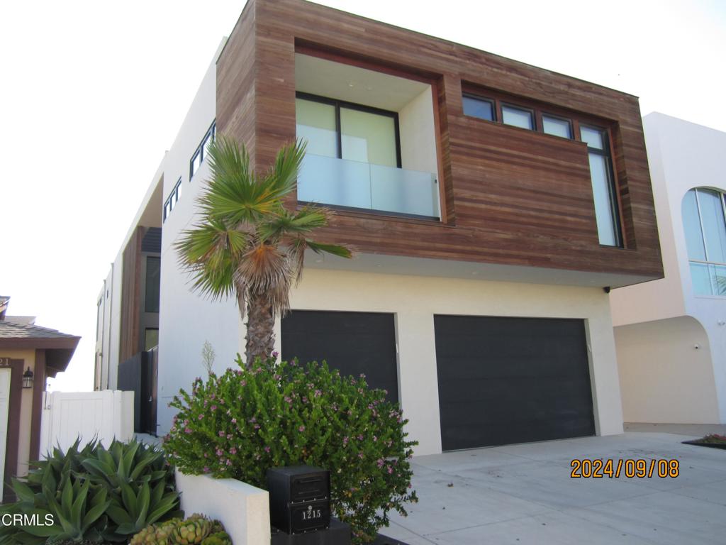 Residential Lease for rent at 1215 Capri Way, Oxnard CA featuring 5 beds and 5 baths