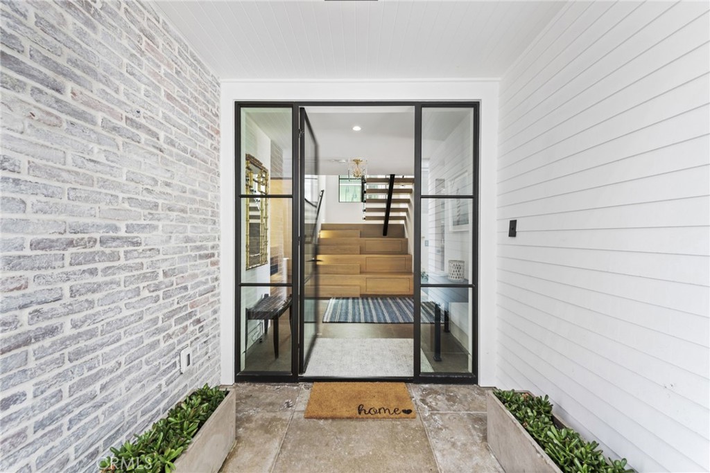 Residential Lease for rent at 2148 E Oceanfront, Newport Beach CA featuring 5 beds and 5 baths