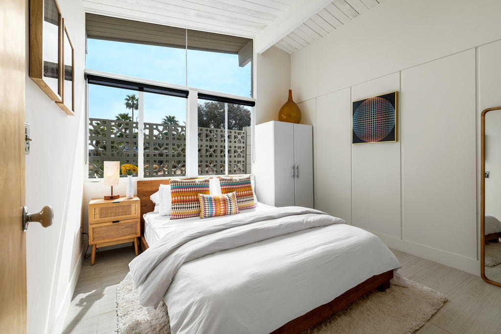 Residential for sale at 504 E Laurel Circle, Palm Springs CA featuring 3 beds and 2 baths