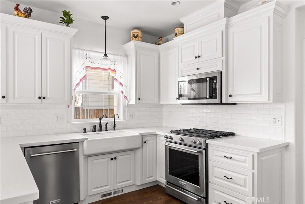 Residential for sale at 1869 Vineyard Drive, Paradise CA featuring 3 beds and 3 baths