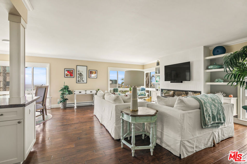 Residential Lease for rent at 245 Coast Boulevard A2, La Jolla CA featuring 2 beds and 2 baths