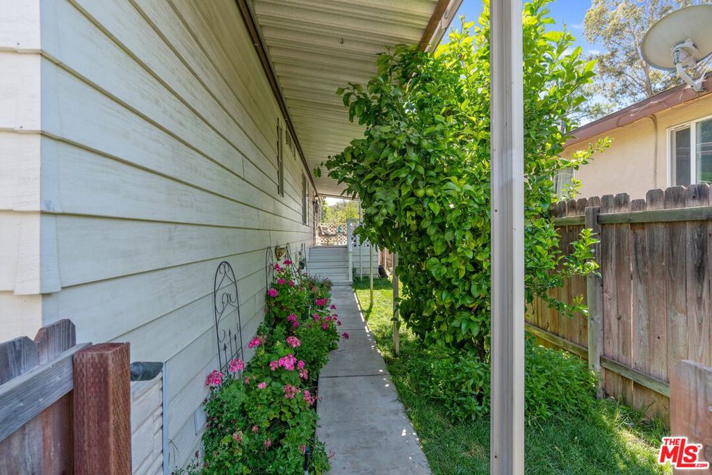 Manufactured In Park for sale at 23777 Mulholland Highway 190, Calabasas CA featuring 2 beds and 2 baths