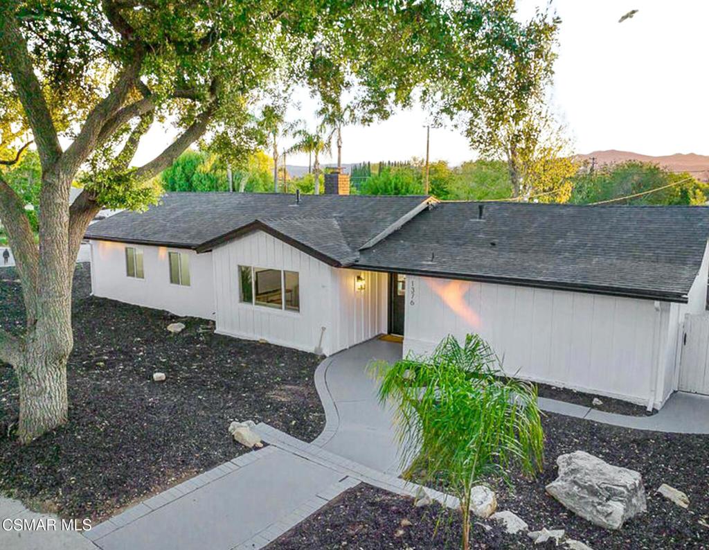 Residential Lease for rent at 1376 Avenida De Los Arboles, Thousand Oaks CA featuring 3 beds and 2 baths