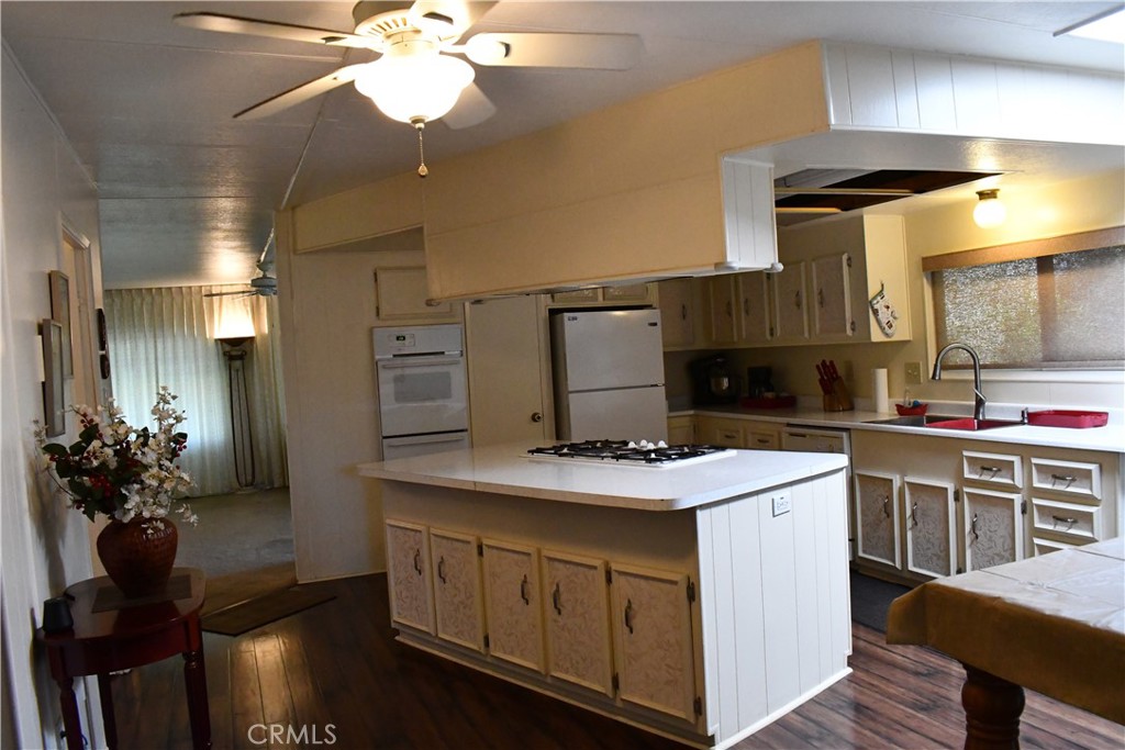 Manufactured In Park for sale at 2230 Lake Park Drive 99, San Jacinto CA featuring 2 beds and 2 baths