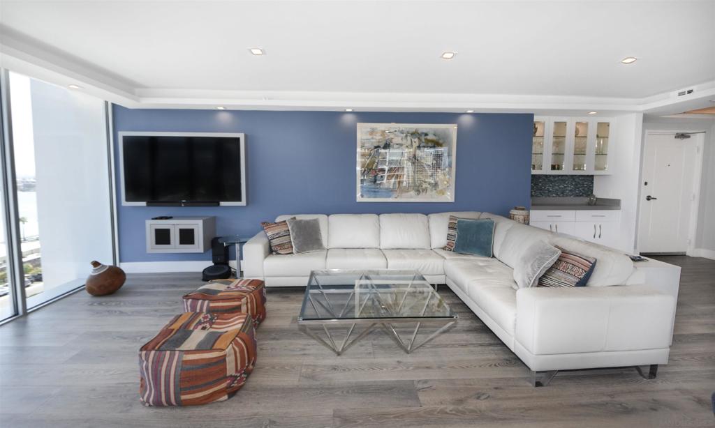 Residential Lease for rent at 1810 Avenida del Mundo 704, Coronado CA featuring 2 beds and 2 baths