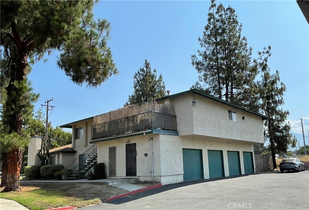 Residential Income for sale at 610 E Lugonia Avenue 4, Redlands CA