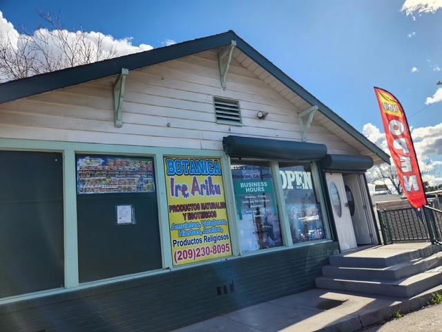 Residential for sale at 1902 E Harding Way, Stockton CA featuring 1 bed and 1 bath