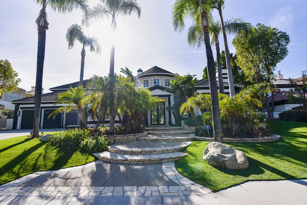 Residential Lease for rent at 5517 Newcastle Lane, Calabasas CA featuring 6 beds and 7 baths