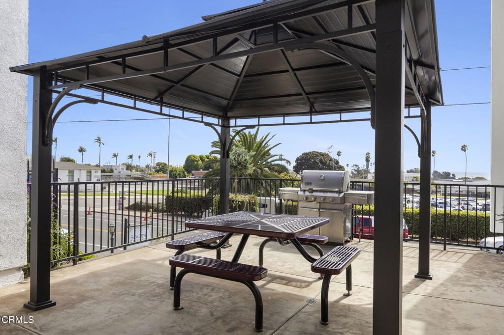 Residential Lease for rent at 1381 E Santa Clara Street, Ventura CA and 1 bath