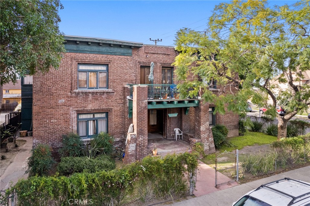 Residential Income for sale at 2101 Bonsallo Avenue, Los Angeles CA