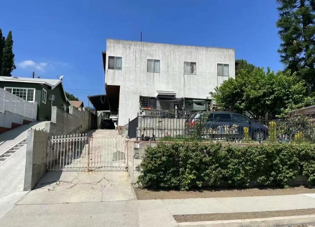 Residential for sale at 865 N Avenue 50, Los Angeles CA featuring 7 beds and 3 baths