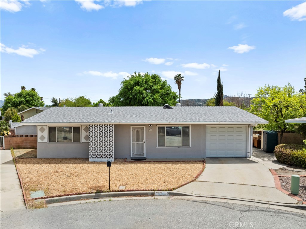Residential for sale at 820 S Alessandro Street, Hemet CA featuring 3 beds and 2 baths