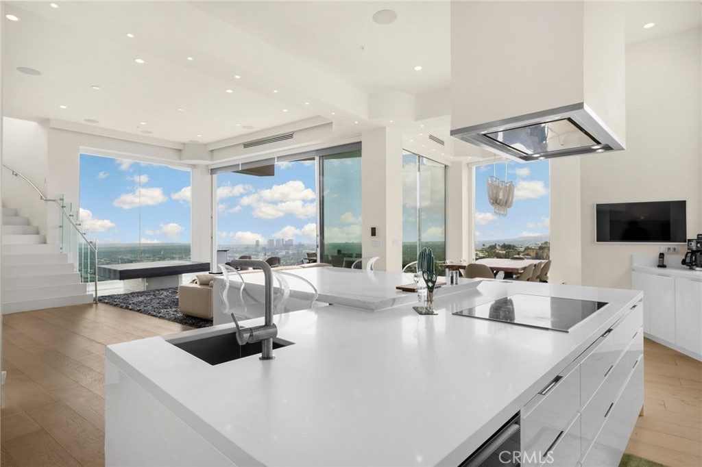 Residential Lease for rent at 1609 Viewmont Drive, Los Angeles CA featuring 3 beds and 4 baths