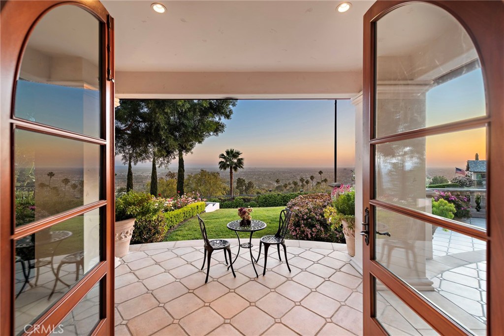 Residential for sale at 1875 La Cuesta, North Tustin CA featuring 6 beds and 12 baths