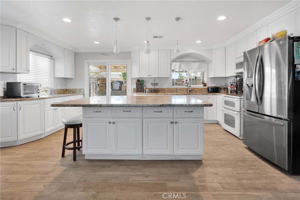 Residential for sale at 15558 Greenwood St, Hesperia CA featuring 2 beds and 1 bath