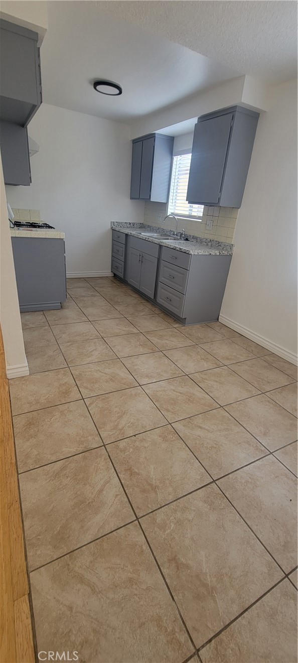 Residential Lease for rent at 4370 W 141st Street 200, Hawthorne CA featuring 1 bed and 1 bath