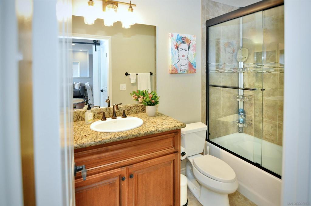 Residential Lease for rent at 1929 Felspar, San Diego CA featuring 3 beds and 3 baths