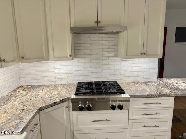 Residential Lease for rent at 1320 N Ventura Avenue, Ventura CA featuring 2 beds and 2 baths