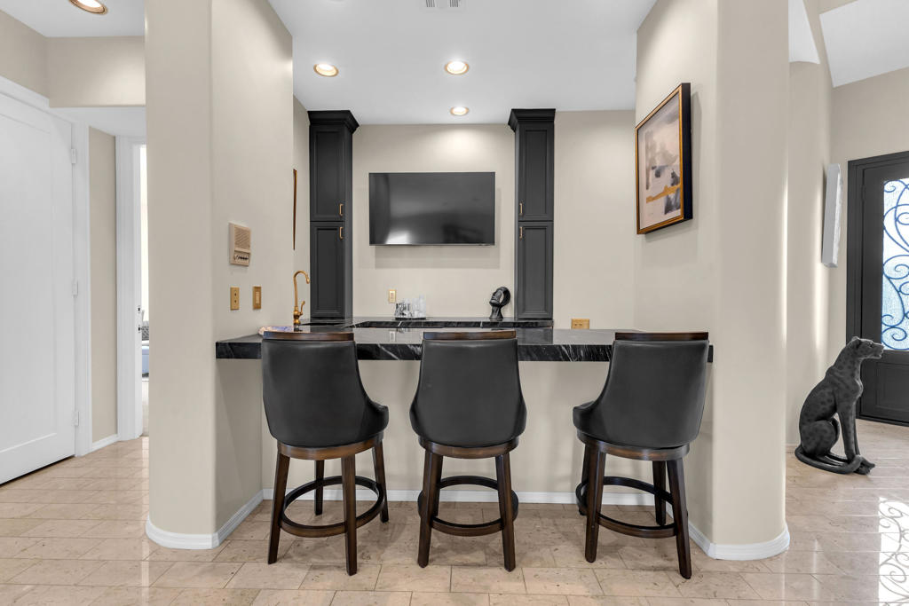 Residential Lease for rent at 75273 Spyglass Drive, Indian Wells CA featuring 3 beds and 3 baths