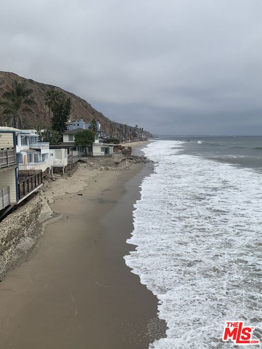 Residential for sale at 21062 Pacific Coast Highway, Malibu CA featuring 3 beds and 2 baths