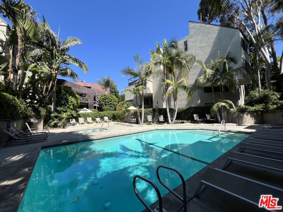 Residential Lease for rent at 950 N Kings Road 268, West Hollywood CA and 1 bath