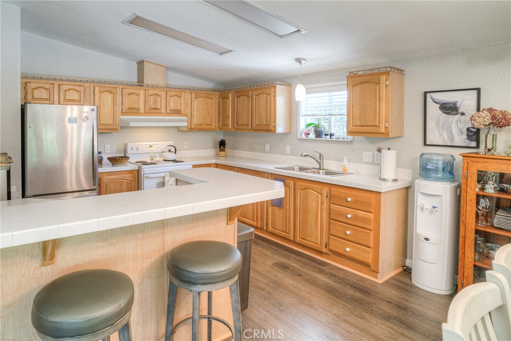 Manufactured In Park for sale at 419 Summerwood Parkway, Oroville CA featuring 3 beds and 2 baths