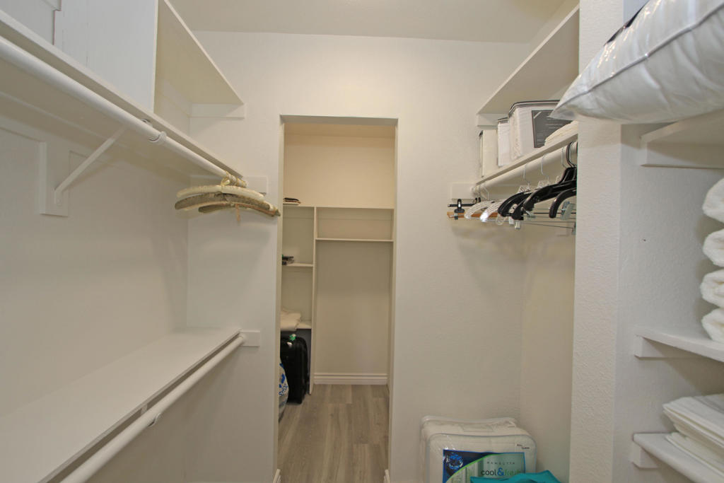 Residential Lease for rent at 40128 Baltusrol Circle, Palm Desert CA featuring 2 beds and 2 baths