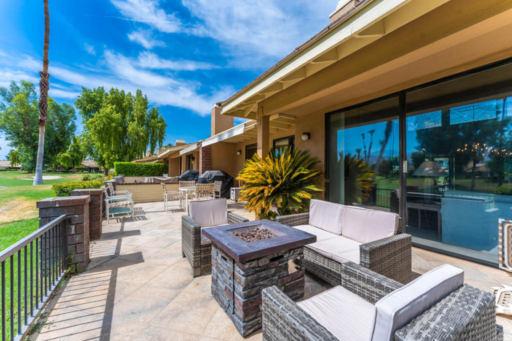 Residential Lease for rent at 191 Madrid Avenue, Palm Desert CA featuring 2 beds and 2 baths