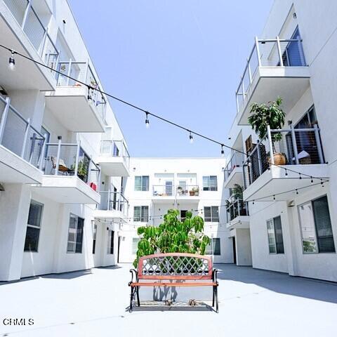 Residential Lease for rent at 300 W 9th Street, Oxnard CA featuring 1 bed and 1 bath