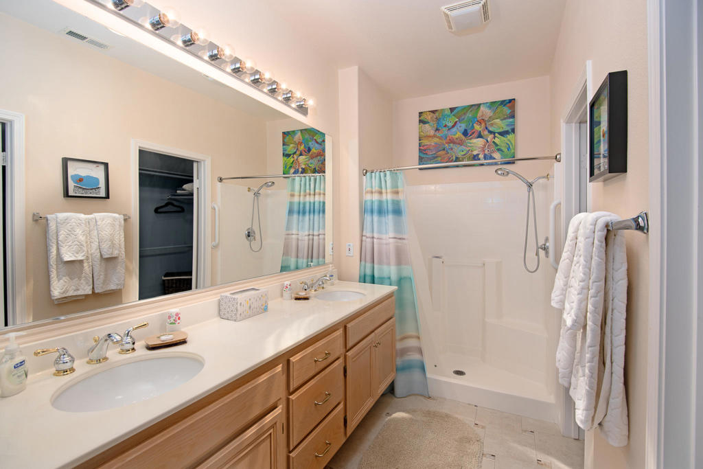 Residential Lease for rent at 67683 S Laguna Drive, Cathedral City CA featuring 2 beds and 3 baths