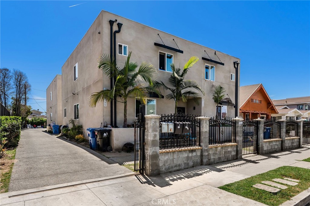 Residential Income for sale at 816 W 47th Street, Los Angeles CA