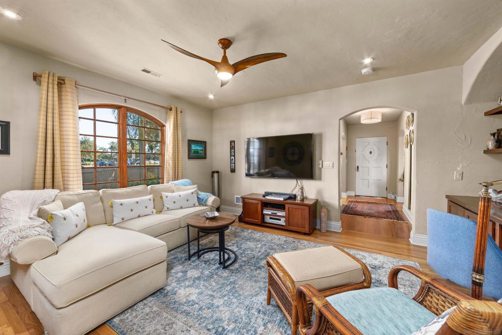 Residential Lease for rent at 625 4th Street, Coronado CA featuring 3 beds and 2 baths