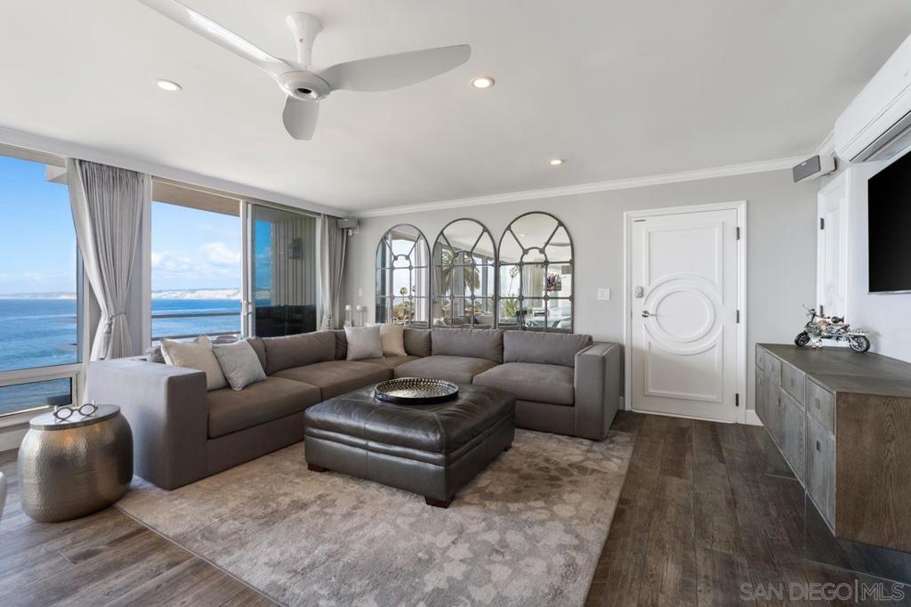 Residential Lease for rent at 1219 COAST BLVD. 4, La Jolla, San Diego County CA featuring 2 beds and 2 baths