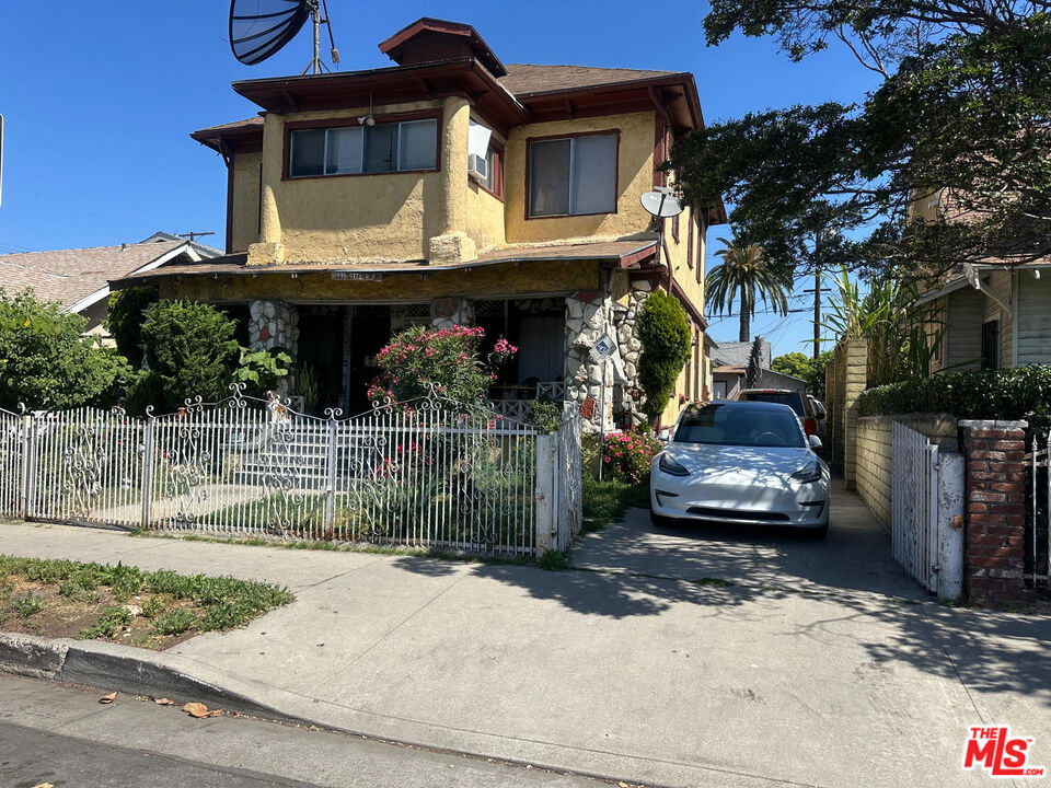 Residential Income for sale at 937 W 52nd Street, Los Angeles CA featuring 6 beds and 4 baths