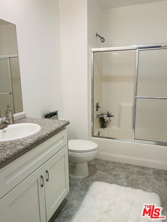 Active for sale at Santa Monica, CA, Santa Monica, CA CA and 1 bath