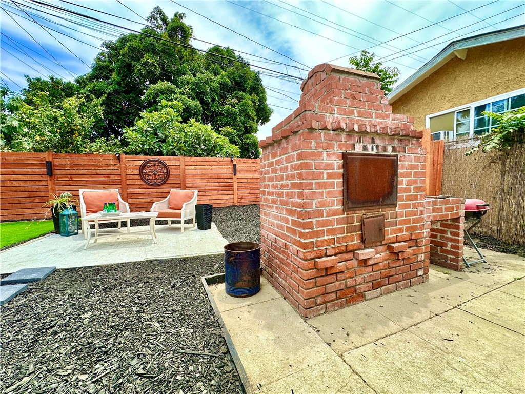 Residential for sale at 160 W 48th Street, Los Angeles CA featuring 3 beds and 3 baths