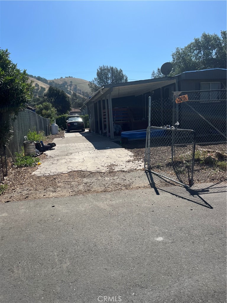Residential for sale at 2962 9th Street, Clearlake CA featuring 3 beds and 1 bath