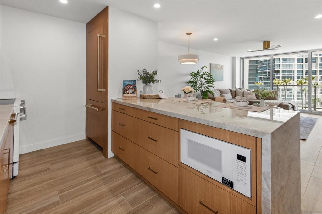 Residential Lease for rent at 1830 Avenida Del Mundo 612, Coronado CA featuring 1 bed and 1 bath