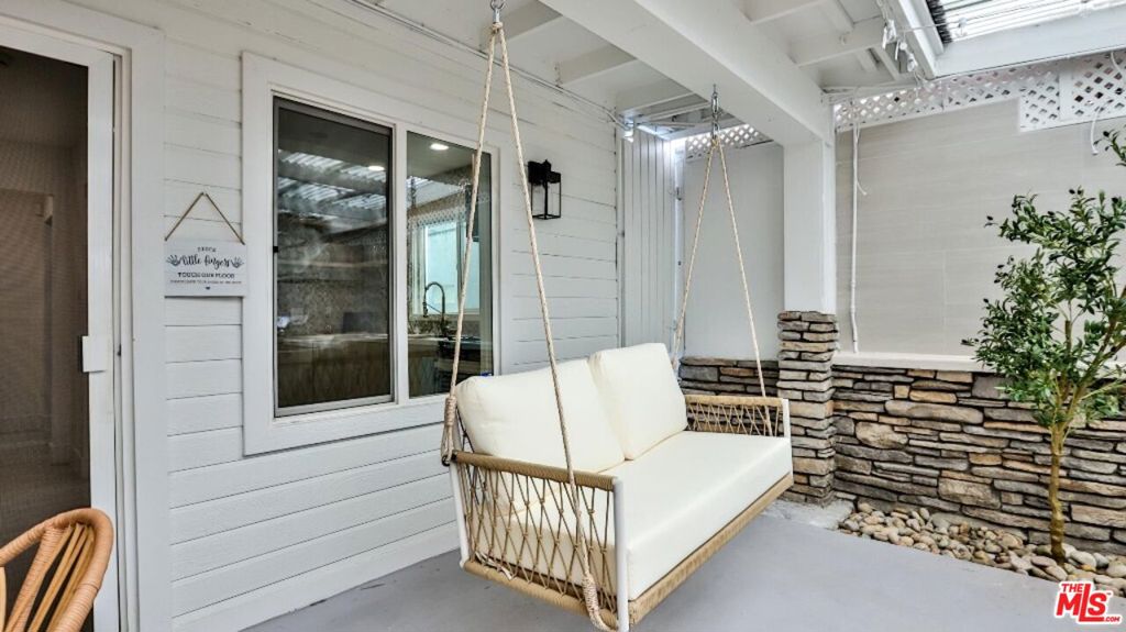 Residential Lease for rent at 17165 Pacific Coast Highway B2, Huntington Beach CA featuring 1 bed and 1 bath