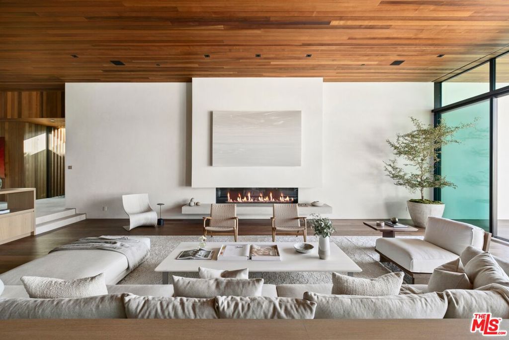 Residential for sale at 1675 Carla, Beverly Hills CA featuring 4 beds and 5 baths