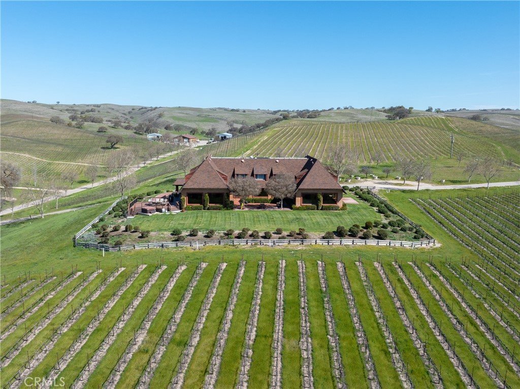 Residential for sale at 5010 Gate 4 Rd., Paso Robles CA featuring 8 beds and 6 baths