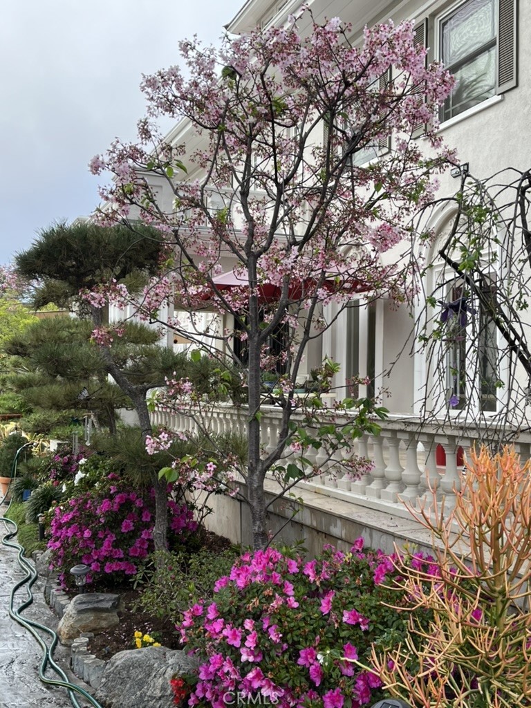 Residential for sale at 434 S Irving Boulevard, Los Angeles CA featuring 7 beds and 9 baths