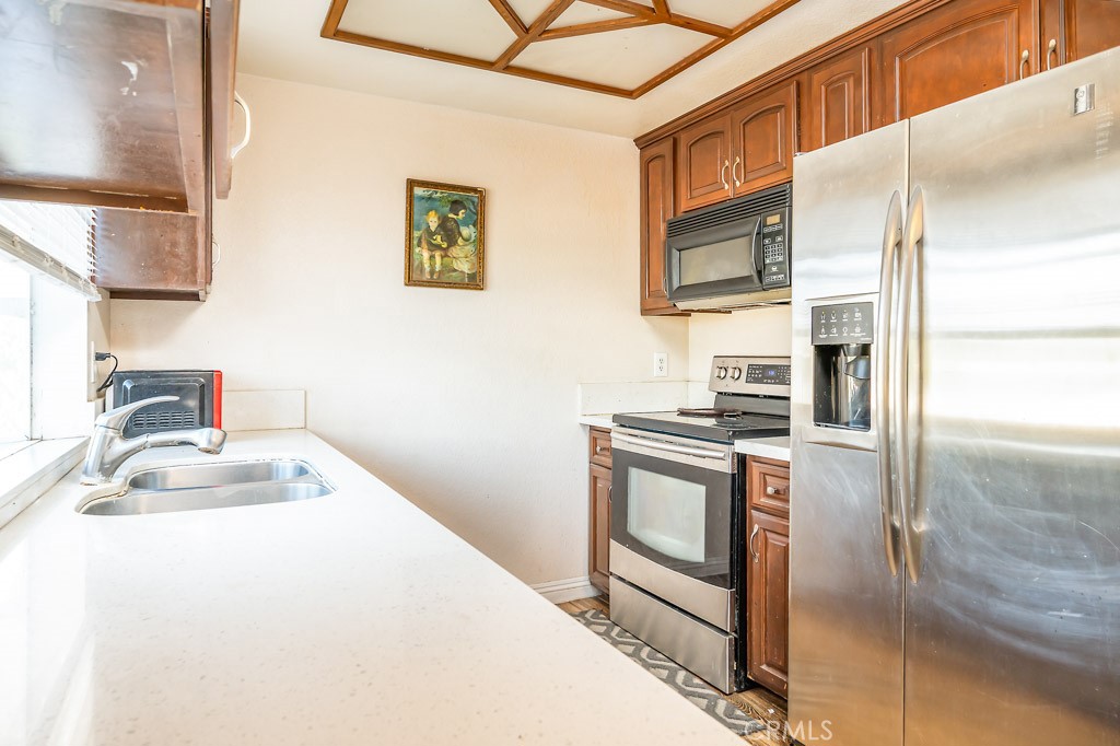 Residential for sale at 25899 Baylor Way, Hemet CA featuring 2 beds and 1 bath