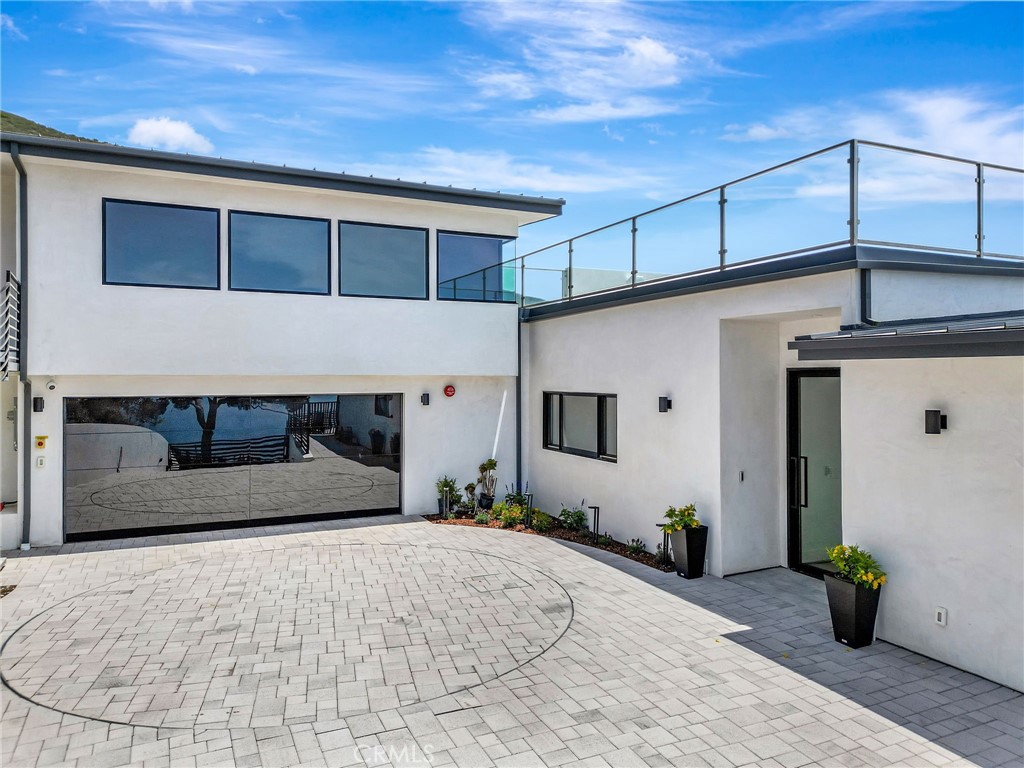 Residential Lease for rent at 5402 Horizon Drive, Malibu CA featuring 4 beds and 3 baths