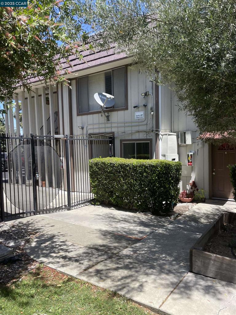 Residential Income for sale at 2005 Sierra Rd, Concord CA