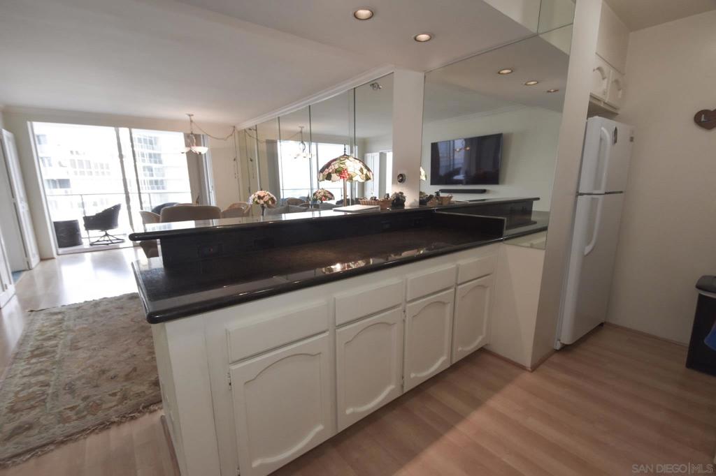 Residential Lease for rent at 1810 Avenida Del Mundo 1201, Coronado CA featuring 1 bed and 1 bath