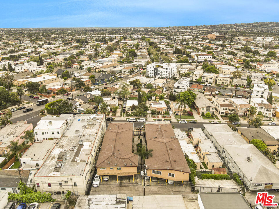 Residential Income for sale at 4023 -4027 W 28th Street, Los Angeles CA featuring 24 beds and 20 baths